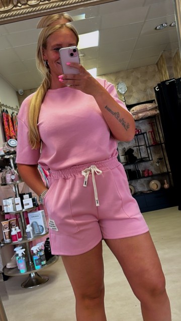 8a77820e 98fb 4824 90a9 8ef91a1b2f61